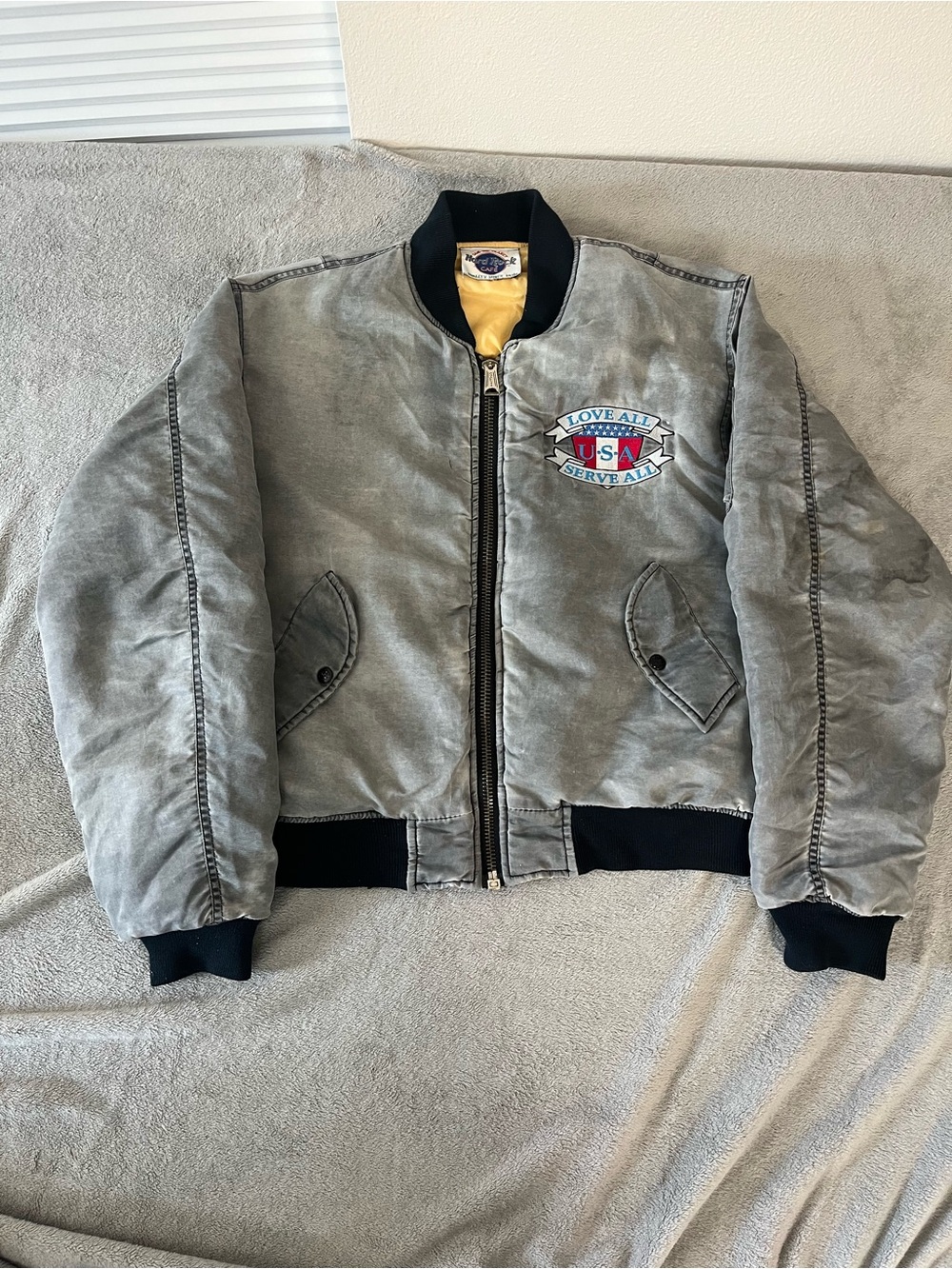 Vintage Hard Rock Cafe USA Bomber Jacket Size M/L